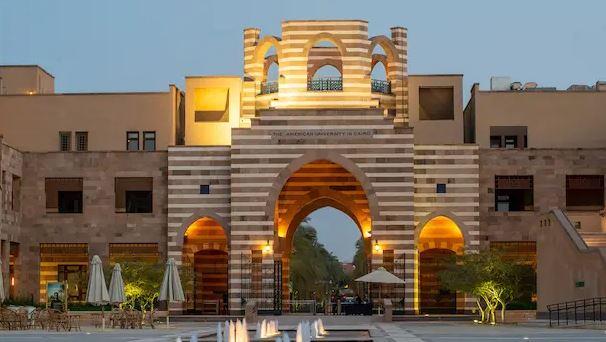الجامعة الأمريكية بالقاهرة تطلق برنامج التوجيه والتطوير الوظيفي للأفراد ذوي الهمم