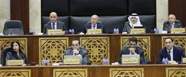 أبو النصر: العالم يشهد تحديات تتطلب إعادة ترتيب أولوياتنا في المجتمع العربي 