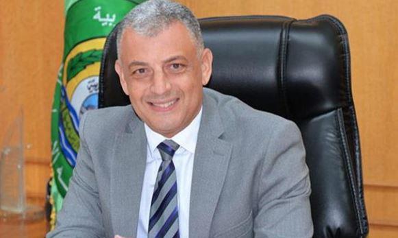 محافظ الإسماعيلية يبحث آليات ضبط الأسعار مع عدد من تجار المحافظة 