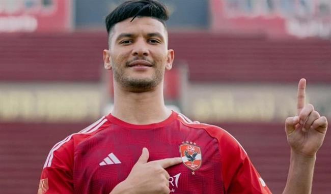 أشرف داري يغيب عن الأهلي لمدة شهر 