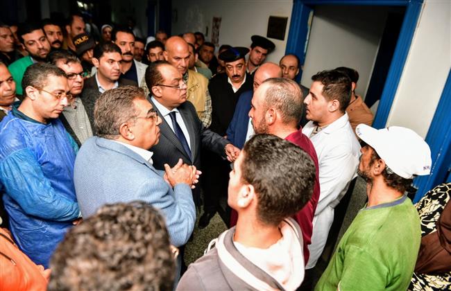 بالفيديو.. محافظ الدقهلية يطمئن على مصابي حادث المطرية