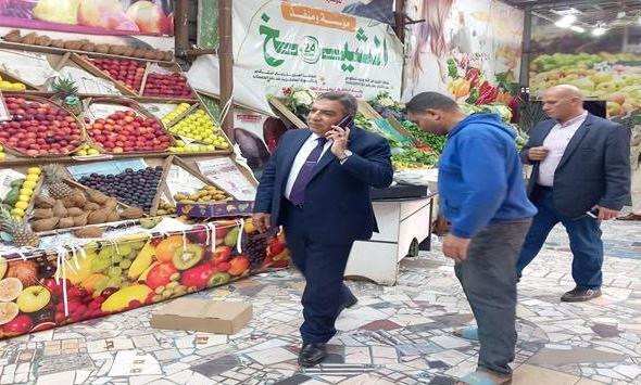 محافظة الدقهلية يتفقد منافذ بيع الخضروات والمنتجات الغذائية بالمنصورة