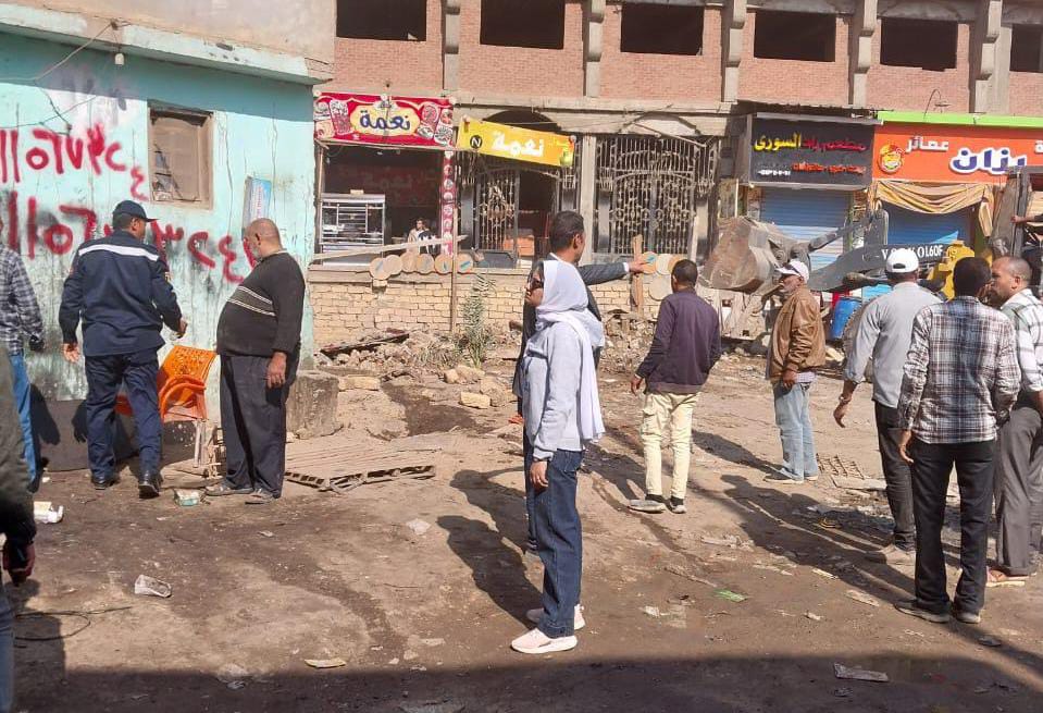 نائب محافظ القليوبية تقود حملة للنظافة وإزالة المخالفات والإشغالات بـ الخصوص