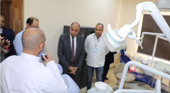 محافظ المنيا يفتتح مركز طب الأسنان التخصصي 