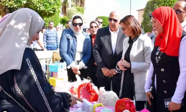 البحيرة : جاكلين عازر وسحر السنباطي تتفقدان أنشطة مبادرتي "بداية" و"دوى" بقرية الأبعادية