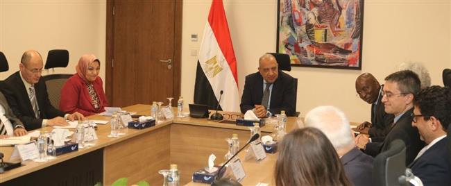 وزير الكهرباء يبحث مع وفد مؤسسة التمويل الدولية "iFC " التعاون المشترك 