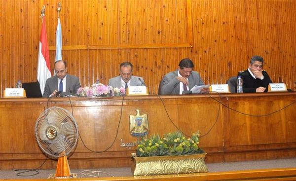 محافظ أسيوط يعلن عن إنشاء سوق جديد للماشية بمنفلوط
