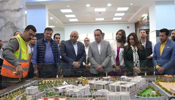 رئيس الوزراء يتفقد العاصمة الإدارية الجديدة بالوادي الجديد