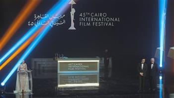  «دخل الربيع يضحك» يحصد 4 جوائز في مهرجان القاهرة السينمائي الدولي 