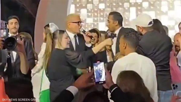 خلال ساعات.. أولى جلسات محاكمة عمرو دياب والشاب المصفوع أمام محكمة الجنح 