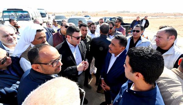 بالصور.. وزير الإسكان ومحافظ مطروح في "شمس الحكمة"