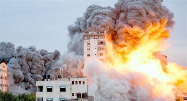 6 شهداء معظمهم أشلاء إثر قصف الاحتلال الإسرائيلي منزلا بمخيم النصيرات وسط قطاع غزة