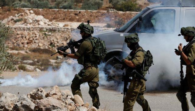 إصابة شاب فلسطيني برصاص الاحتلال في مخيم بلاطة شرق نابلس