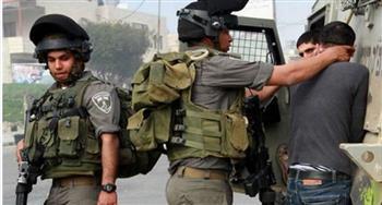 الاحتلال الإسرائيلي يعتقل 12 فلسطينيا من الضفة الغربية
