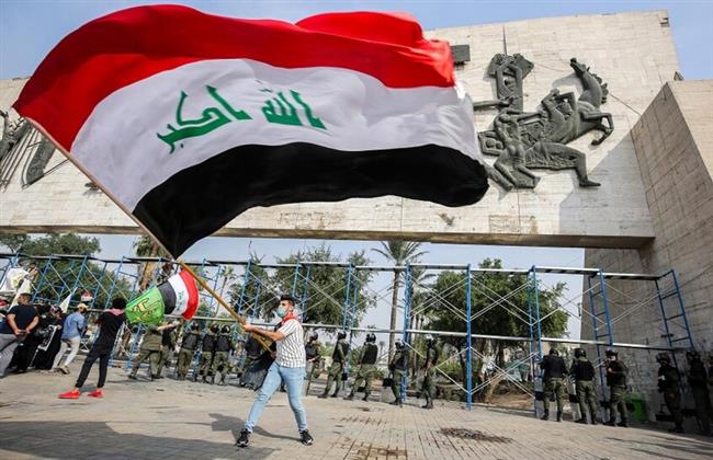 إسرائيل تتعرض لهجوم صاروخي كبير من لبنان يخلف دمارا في تل أبيب وحيفا