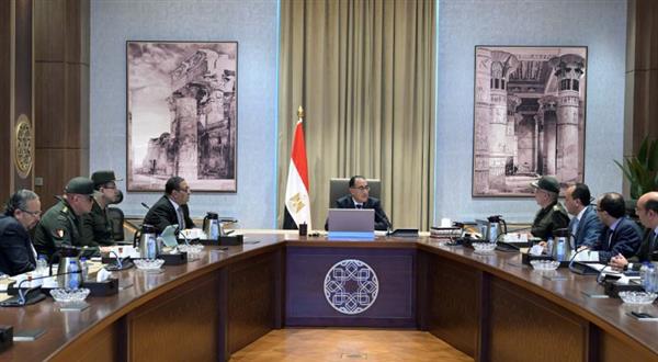 رئيس الوزراء يتابع موقف مشروعات الهيئة الهندسية للقوات المسلحة