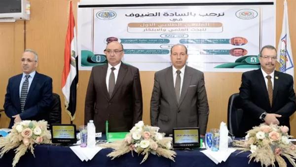 رئيس جامعة المنصورة يفتتح الملتقى الطلابي الأول للبحث العلمي والابتكار بكلية العلوم