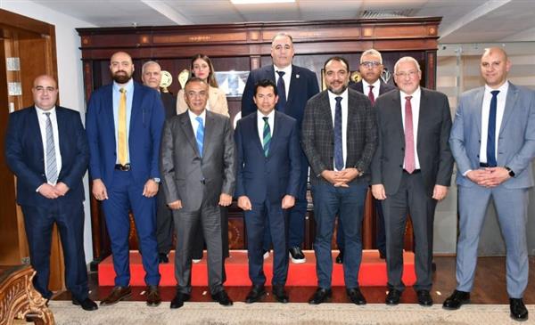 وزير الرياضة يلتقي مجلس الاتحاد المصري لكرة السلة بتشكيله الجديد