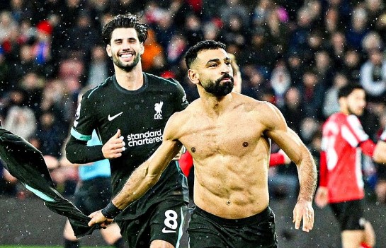 ظهرت في وقت سابق.. عضلة في جسد محمد صلاح تثير ذهول المتابعين