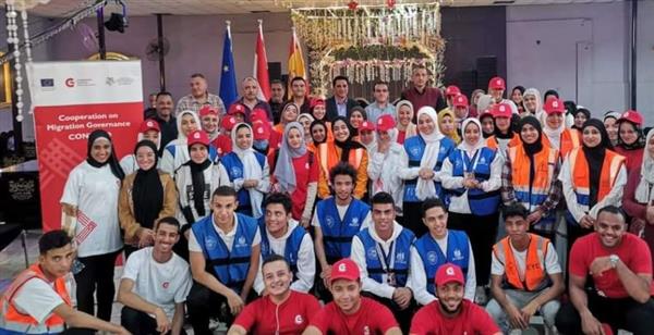 محافظ أسيوط يؤكد أهمية توعية الشباب بمخاطر الهجرة غير النظامية