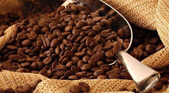 أسعار حبوب القهوة عند أعلى مستوياتها في 27 عاما بسبب مخاوف نقص الإمداد