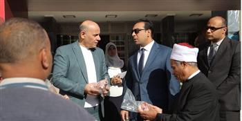   "عمر"يشهد الدفعة الخامسة من لحوم صكوك الأضاحي لتوزيعها على المستحقين بقنا