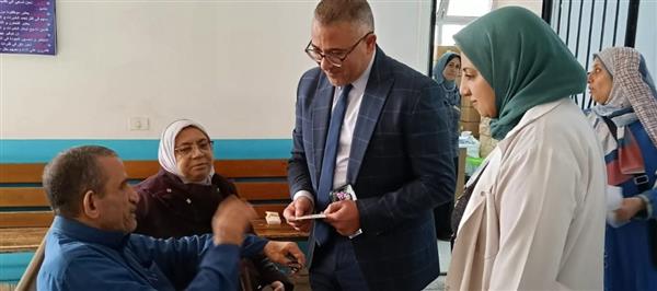 مدير  " تأمين القليوبية " يحيل مسئول خدمة المواطنين بعيادات العبور  للتحقيق