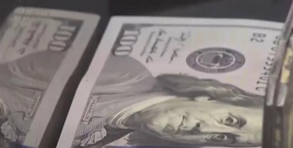 خبير مصرفي: تحويلات المصريين بالخارج تقارب 21 مليار دولار