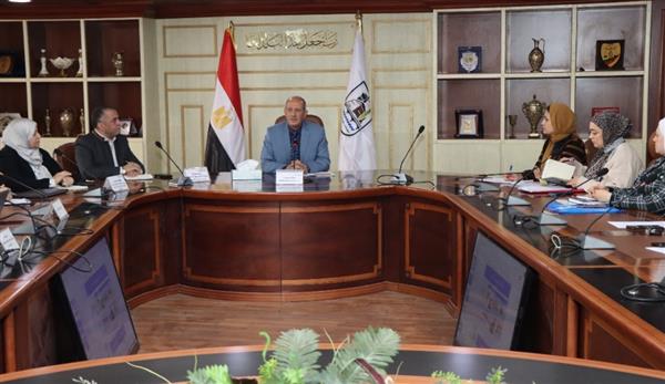 مناقشة مقترحات انشاء ميناء جاف ومنطقة لوجستية في بني سويف