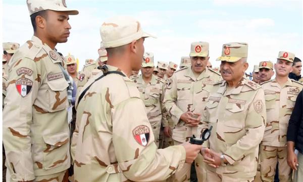 وزير الدفاع يتفقد عدد من وحدات القوات المسلحة المخطط إشتراكها بإحدى مهام الإتحاد الإفريقى
