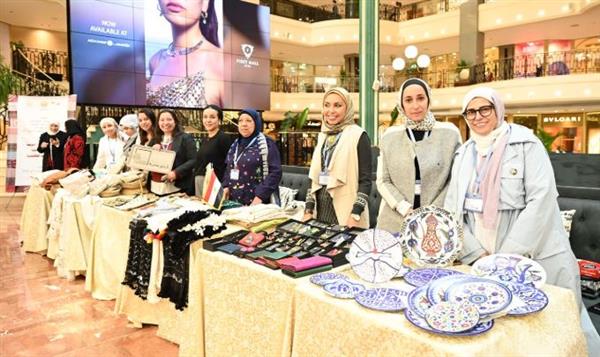"التضامن" تشارك بمنتجات يدوية في معرض "منظمة المرأة العربية للحرف اليدوية"