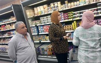   ضبط 21,600 عبوة حلويات و1,000 كيلو مواد غذائية منتهية الصلاحية بـ الغربية