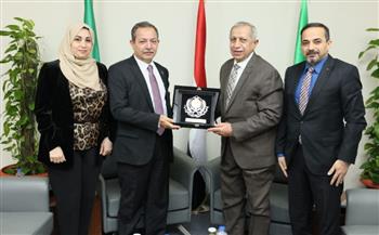   رئيس "العربية للعلوم والنقل البحري" يستقبل قنصل فلسطين