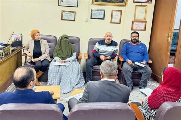 "صحة قنا"..يوسف يناقش سُبُل التعاون مع التأمين الصحي لإنجاح مبادرة الأنيميا و التقزم