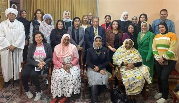 مناقشة "التنمية والتمكين في مواجهة العنف ضد المرأة" فى ندوة