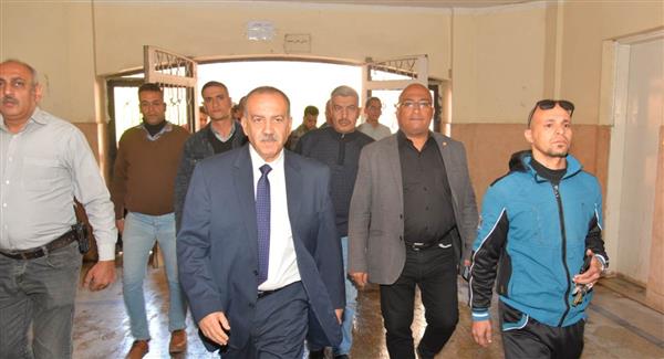 محافظ أسيوط يتفقد آثار حريق محدود بإحدى غرف المدينة الجامعية