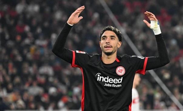 ليفربول ينفي التفاوض مع فرانكفورت لضم مرموش