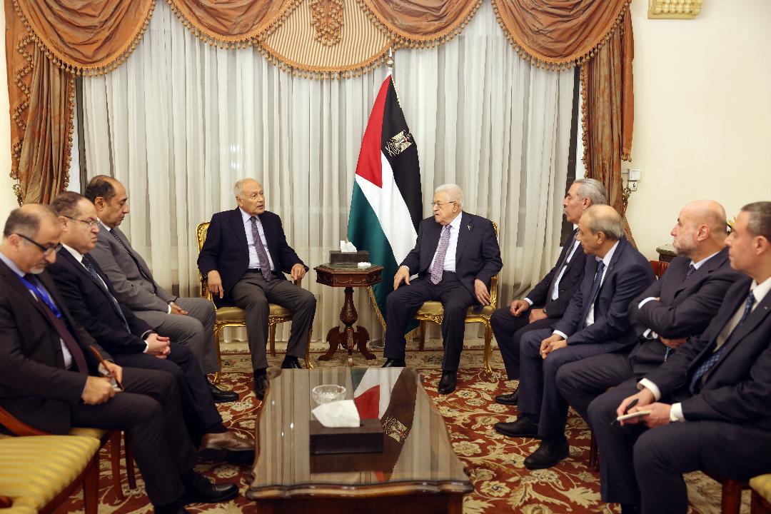 الرئيس الفلسطيني يستقبل أمين عام جامعة الدول العربية