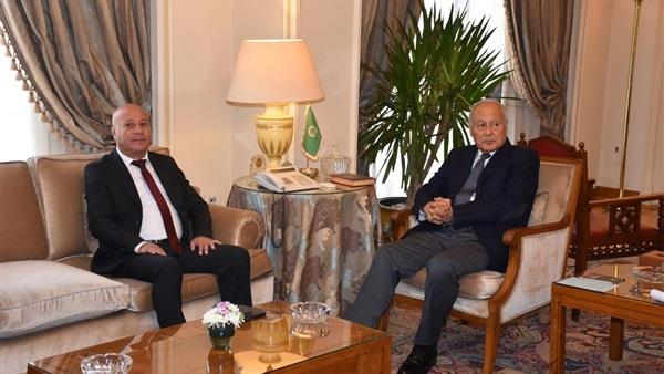 "أبو الغيط" يستقبل رئيس دائرة شئون اللاجئين بمنظمة التحرير الفلسطينية