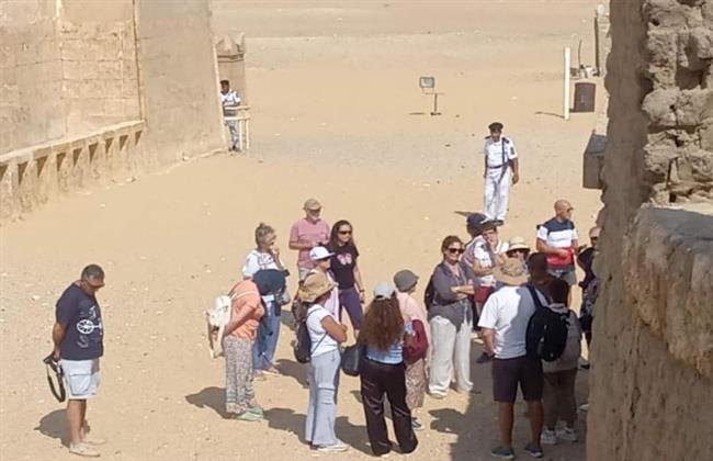 محافظ المنيا: تزايد الوفود السياحية متعددة الجنسيات على المناطق الأثرية 