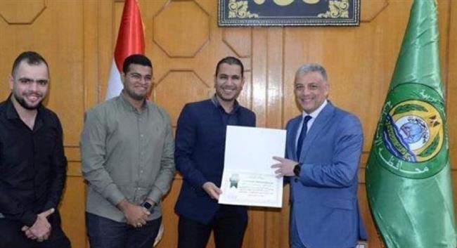 محافظ الإسماعيلية يُكرم فريق الفيزياء بكلية العلوم جامعة قناة السويس