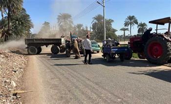   محافظ أسيوط : رفع 70 طن مخلفات وتراكمات قمامة من طريق قرية بني زيد بمركز الفتح