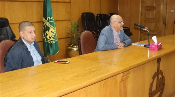 لوضع ثوابت العمل .. محافظ القليوبية يلتقي بالمهندسين الجدد