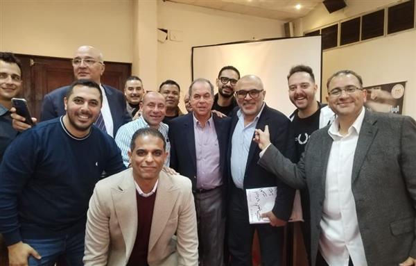 إسماعيل الشافعي يحافظ على منصبه رئيسا لاتحاد التنس الأرضي