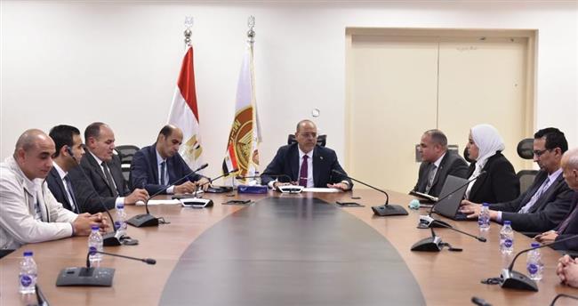 وزير العمل يلتقى مُمثلي شركات إلحاق عِمالة موسم حج 2025