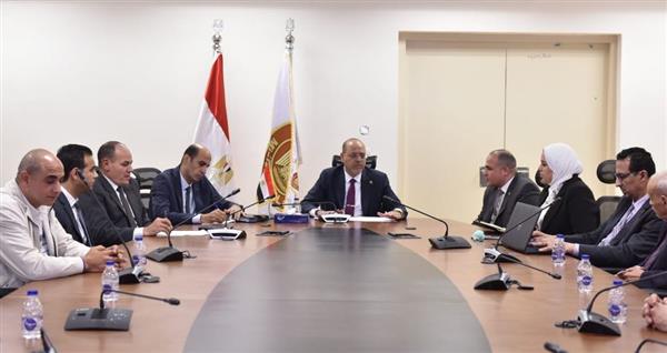 وزير العمل يلتقى مُمثلي شركات إلحاق عِمالة موسم حج 2025