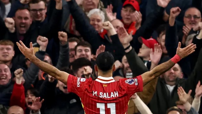 محمد صلاح يقود هجوم ليفربول أمام باير ليفركوزن