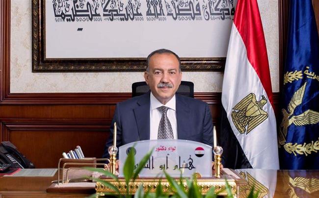 محافظ أسيوط يوجه بتكثيف الحملات التموينية
