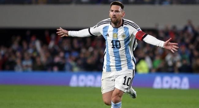 ميسي على رأس قائمة الأرجنتين لمباراتي باراجواي وبيرو في تصفيات المونديال