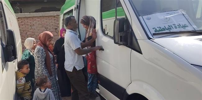 فحص وعلاج 1171 مواطنًا بالمجان في قافلة طبية بـ القليوبية 